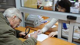 Почему работающим пенсионерам добавят пенсию в Много Мебели